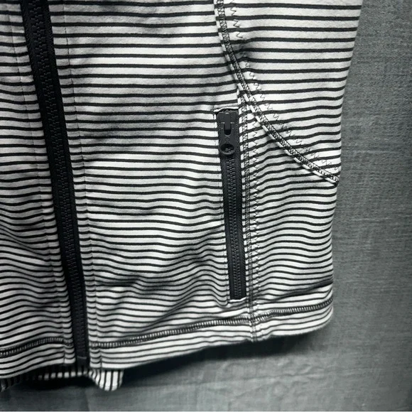 Lululemon athletica Define Jacket 4 Full Zip Black & White Striped sweatshirt - Picture 3 of 11